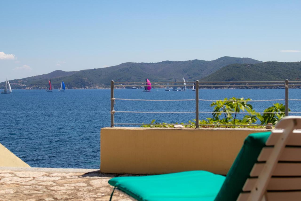 Villa Le Sprizze A Bordo Del Mare - Goelba Marciana Marina  Luaran gambar