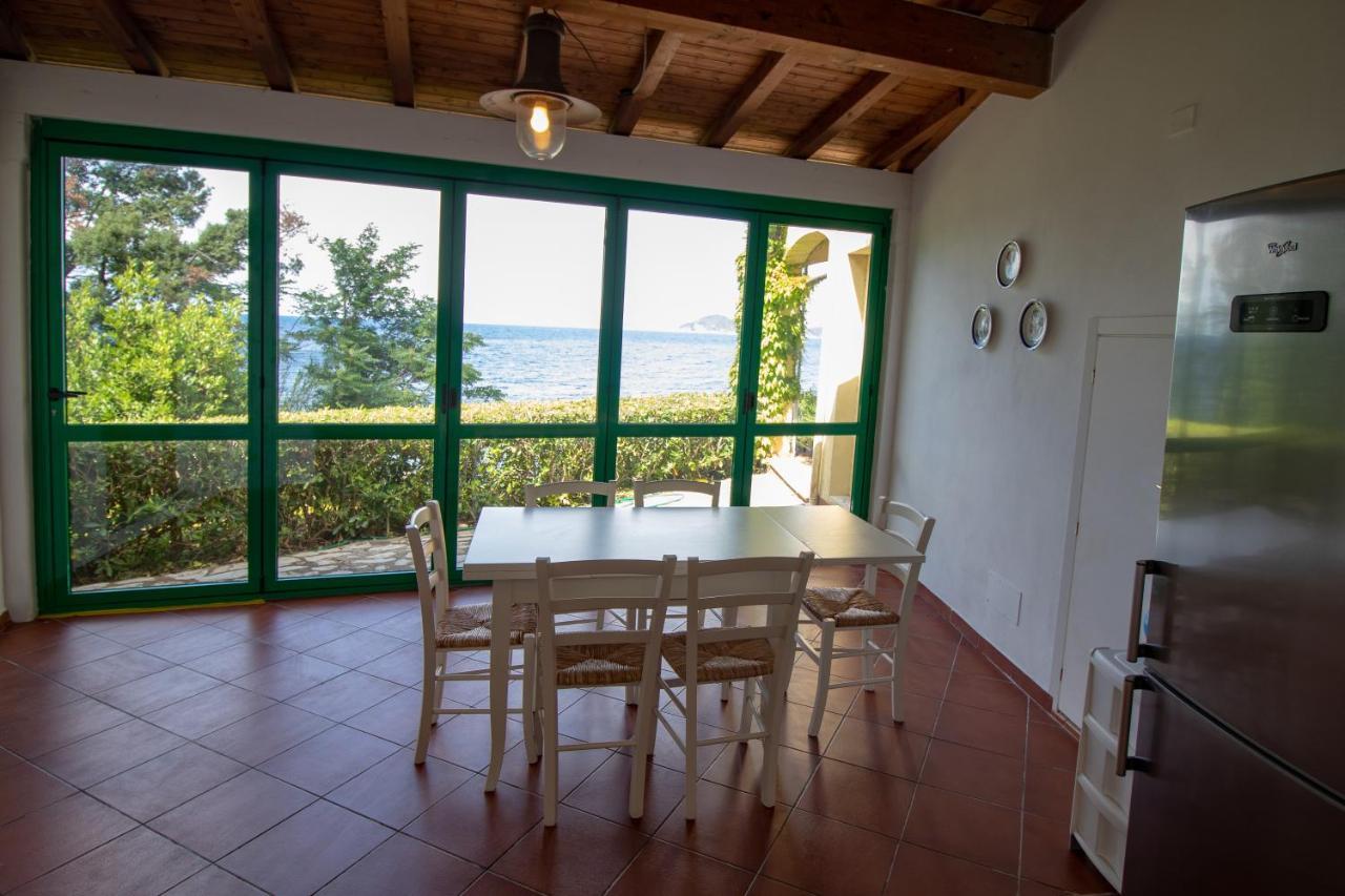 Villa Le Sprizze A Bordo Del Mare - Goelba Marciana Marina  Luaran gambar